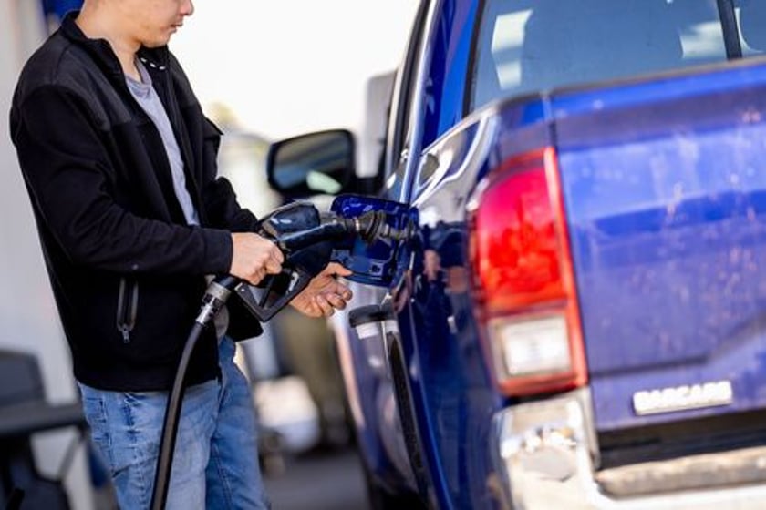 How could gas prices in the Pittsburgh area be impacted by tariffs?