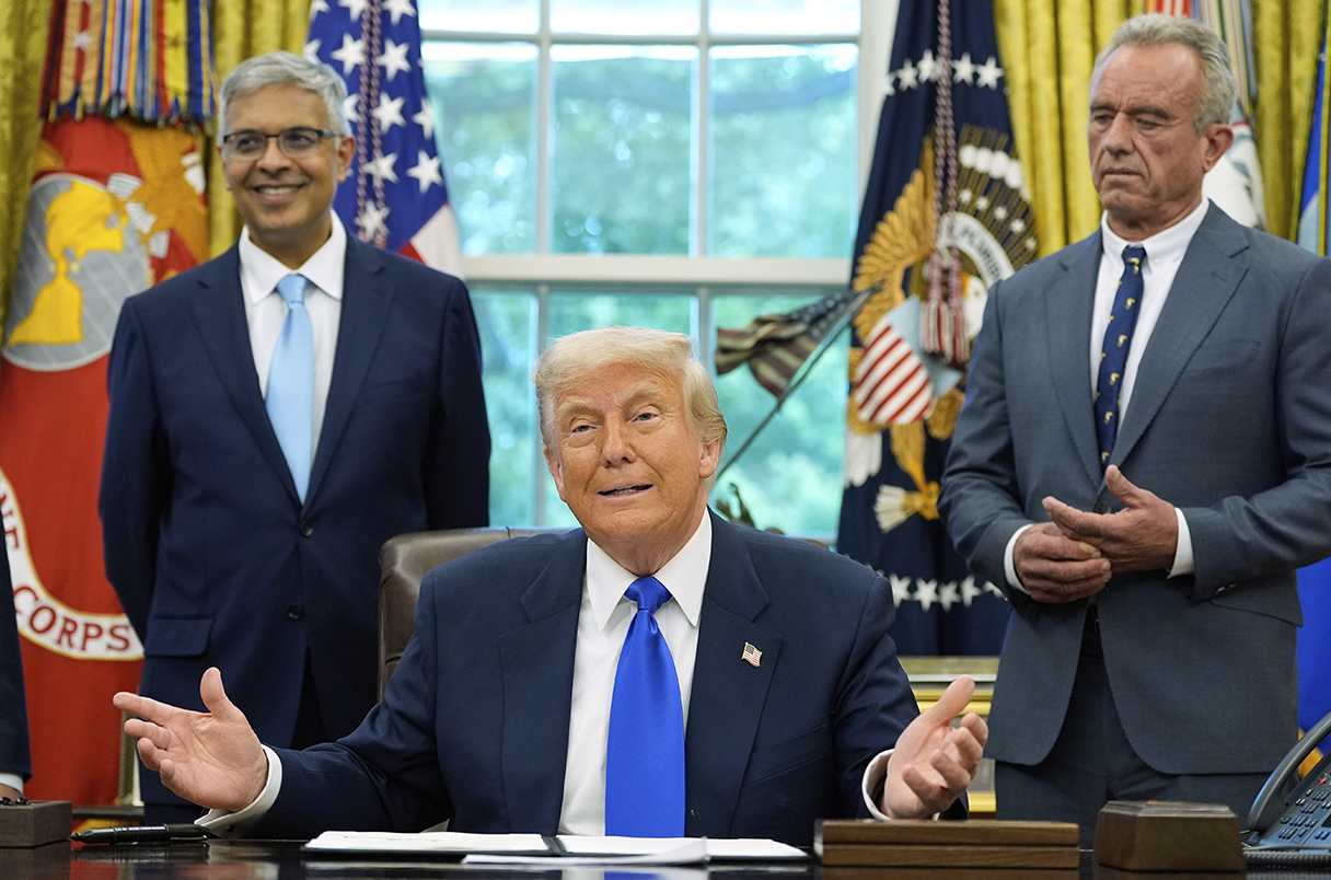 Trump Executive Order Gives Politicians Control Over All Federal Grants, Alarming Researchers